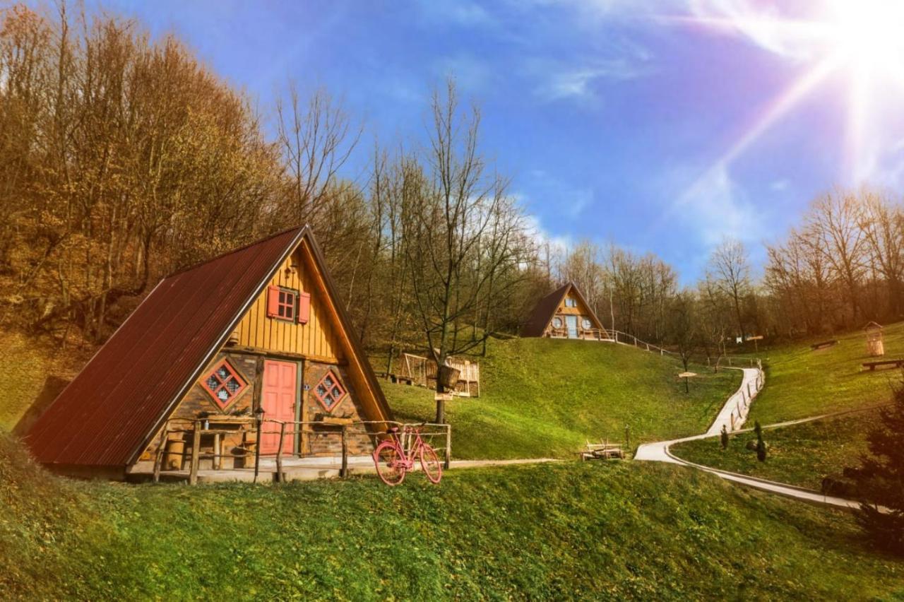 Etno Village Dolina Sreće Vitez Esterno foto