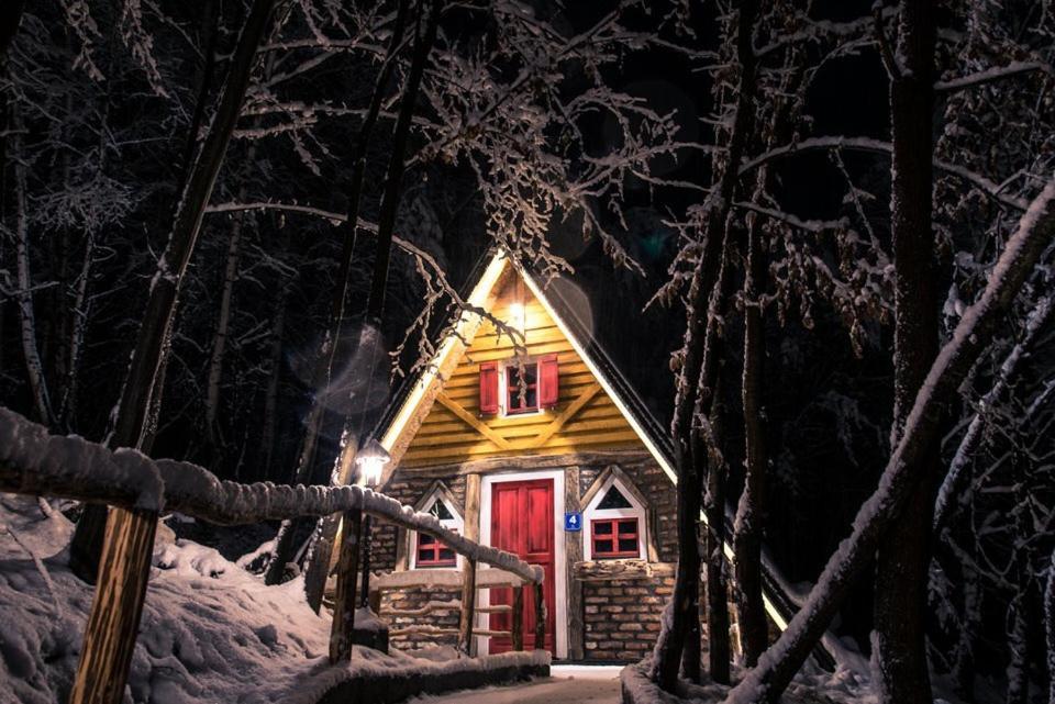 Etno Village Dolina Sreće Vitez Esterno foto
