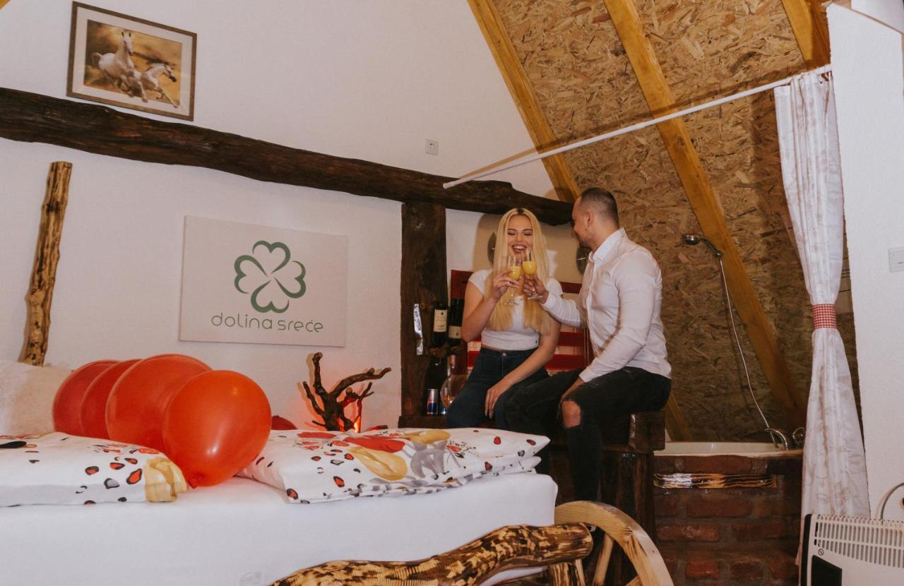Etno Village Dolina Sreće Vitez Esterno foto