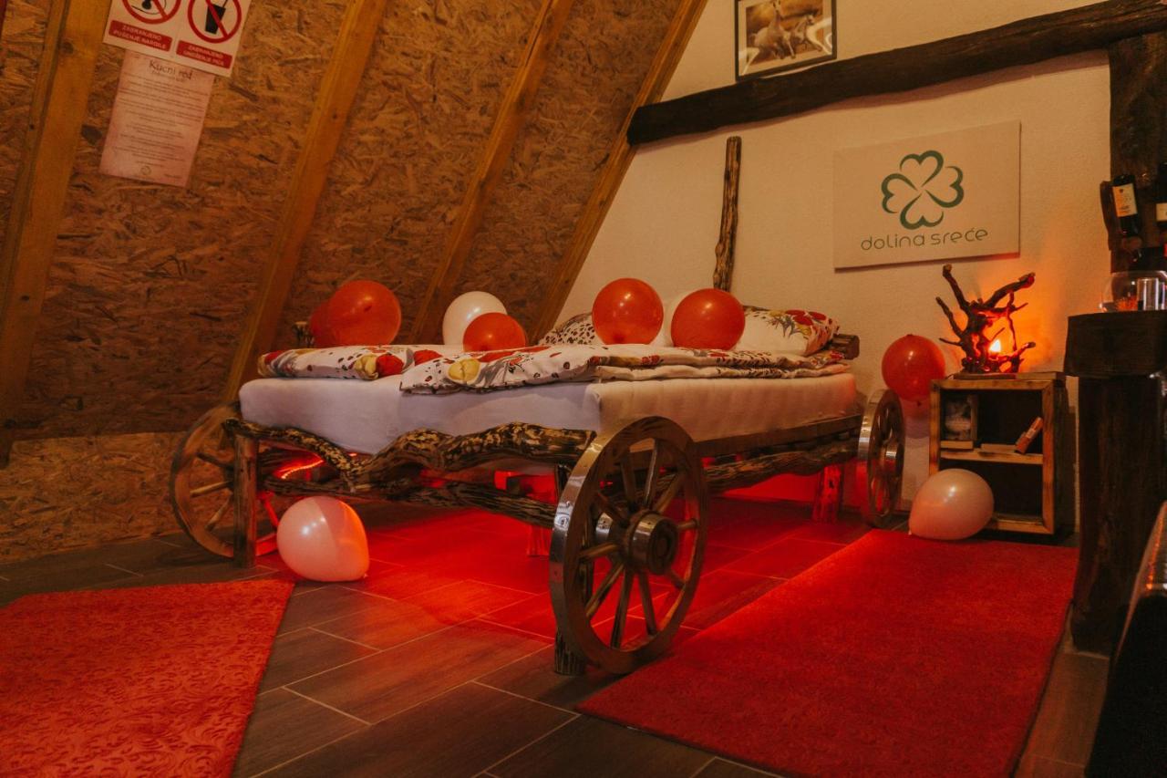 Etno Village Dolina Sreće Vitez Esterno foto
