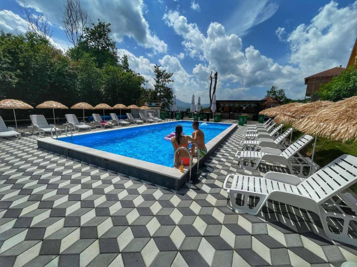 Etno Village Dolina Sreće Vitez Esterno foto
