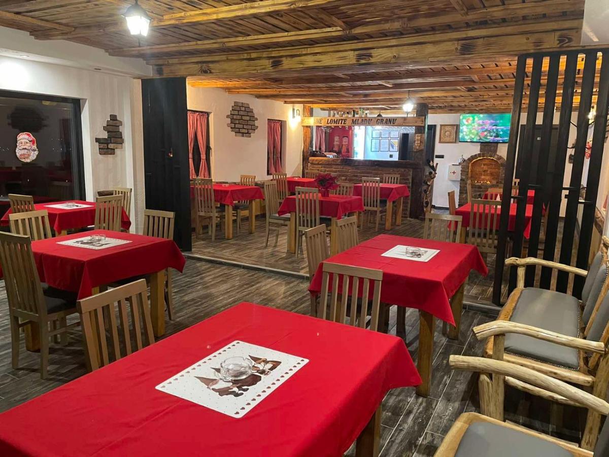 Etno Village Dolina Sreće Vitez Esterno foto