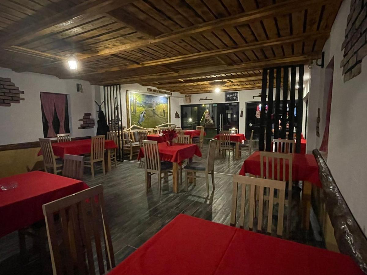 Etno Village Dolina Sreće Vitez Esterno foto
